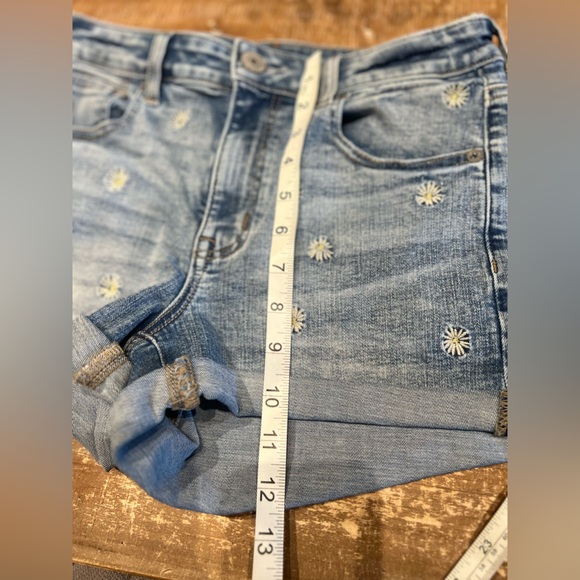 American Eagle Daisy Jean Shorts - Picture 9 of 11